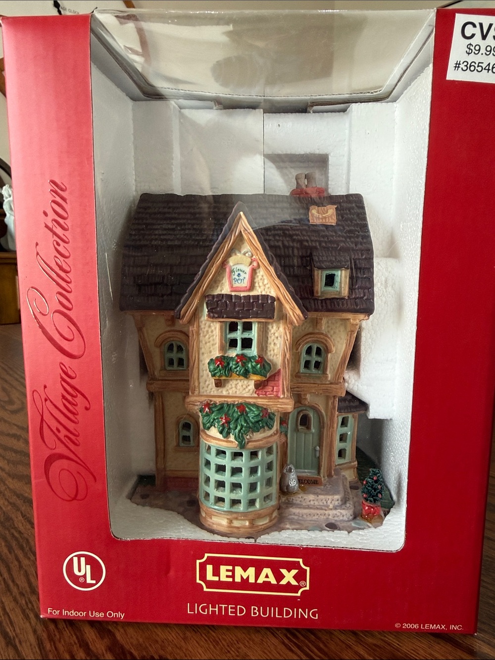 LEMAX Lighted Holiday Village House The Flower Pot